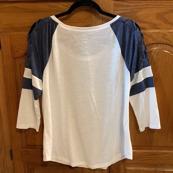 White and blue SO top - Picture 3 of 4